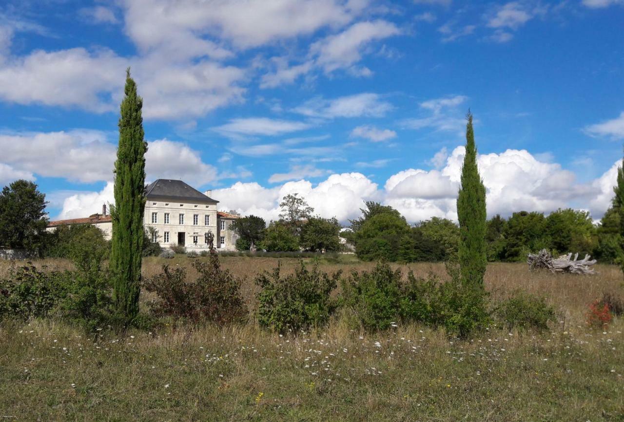 Le Dojo Du Plessis Bed & Breakfast Mareuil  Exterior photo